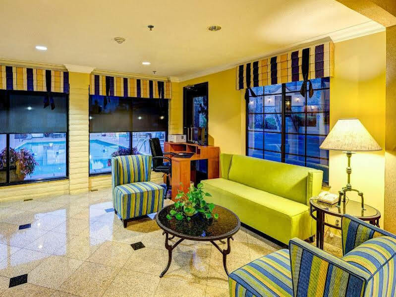 Holiday Inn Express San Diego - Rancho Bernardo, An Ihg Hotel エクステリア 写真